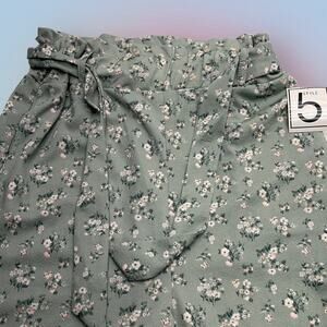 STYLE B Women’s Medium Green Floral Pajama Pant